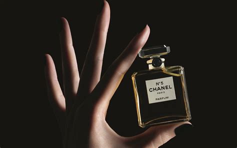 Chanel perfume harbour city